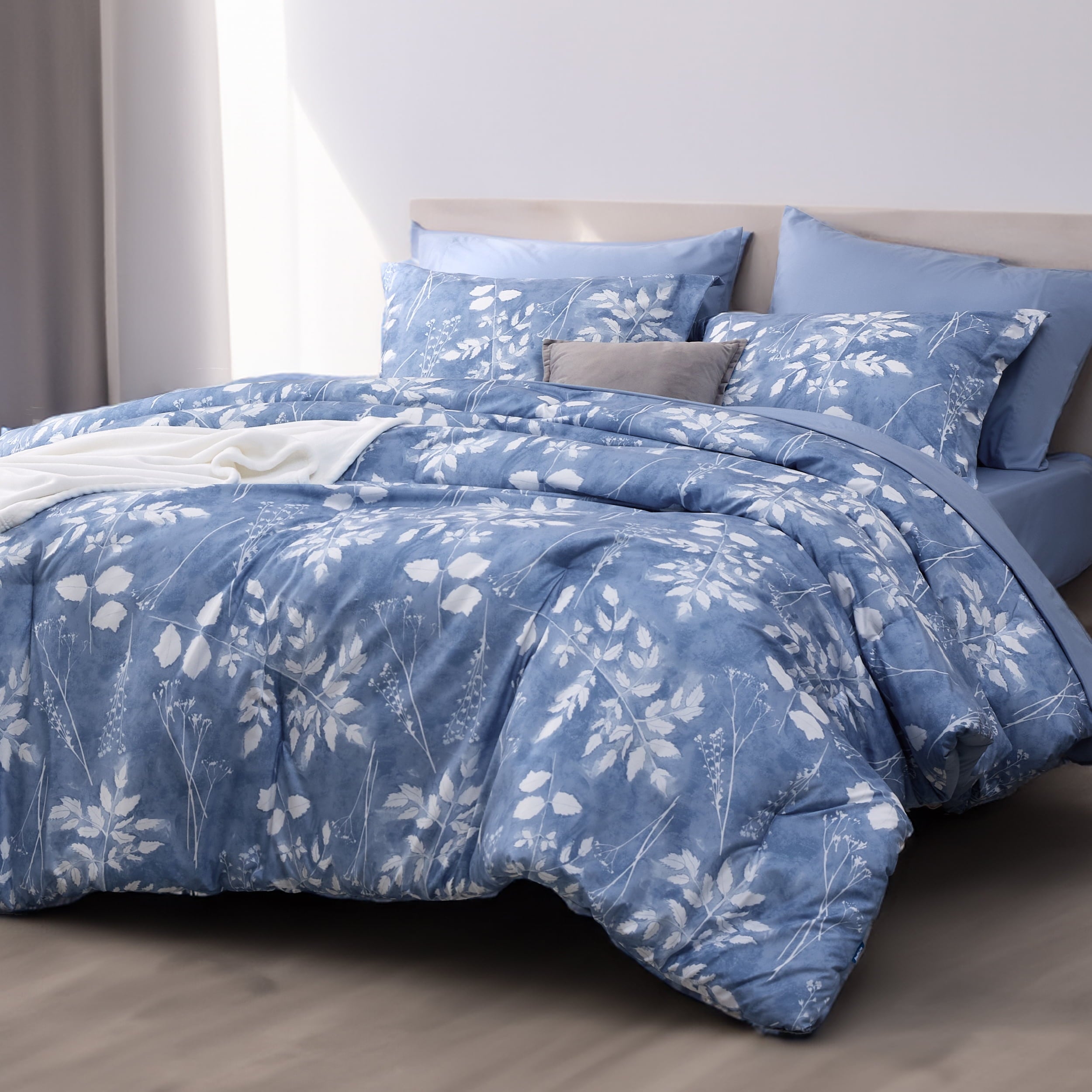 U by Bedsure Queen Comforter Set - 7 Pieces Blue Floral Bedding Sets Queen Bed in a Bag with Reversible Botanical Flowers Comforter, Sheets, Pillowcases & Shams (Queen, Blue)